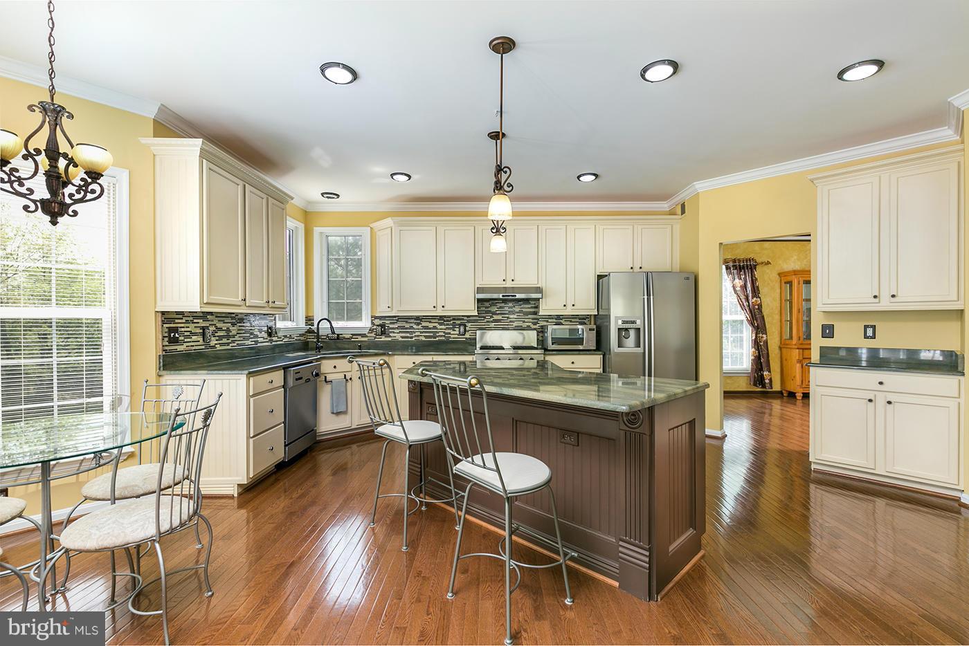 18286 Maple Spring Court Leesburg, VA 20176 - Photo 4 of 30 Kitchen