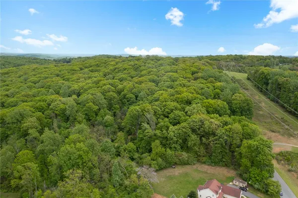 $350,000 | Athens Court, Hellertown, PA 18055