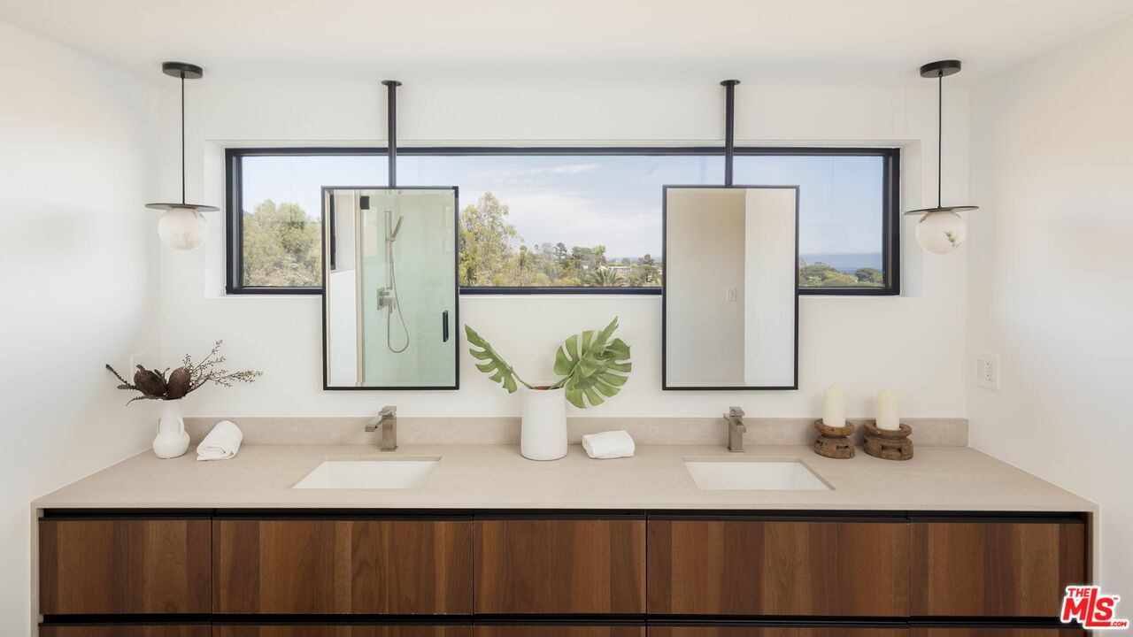 29800 Cuthbert Road Malibu, CA 90265 - Photo 23 of 39