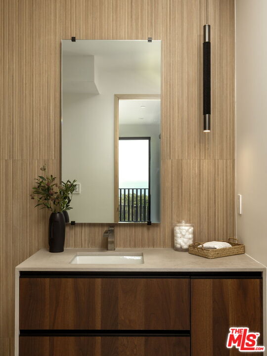 29800 Cuthbert Road Malibu, CA 90265 - Photo 3 of 39