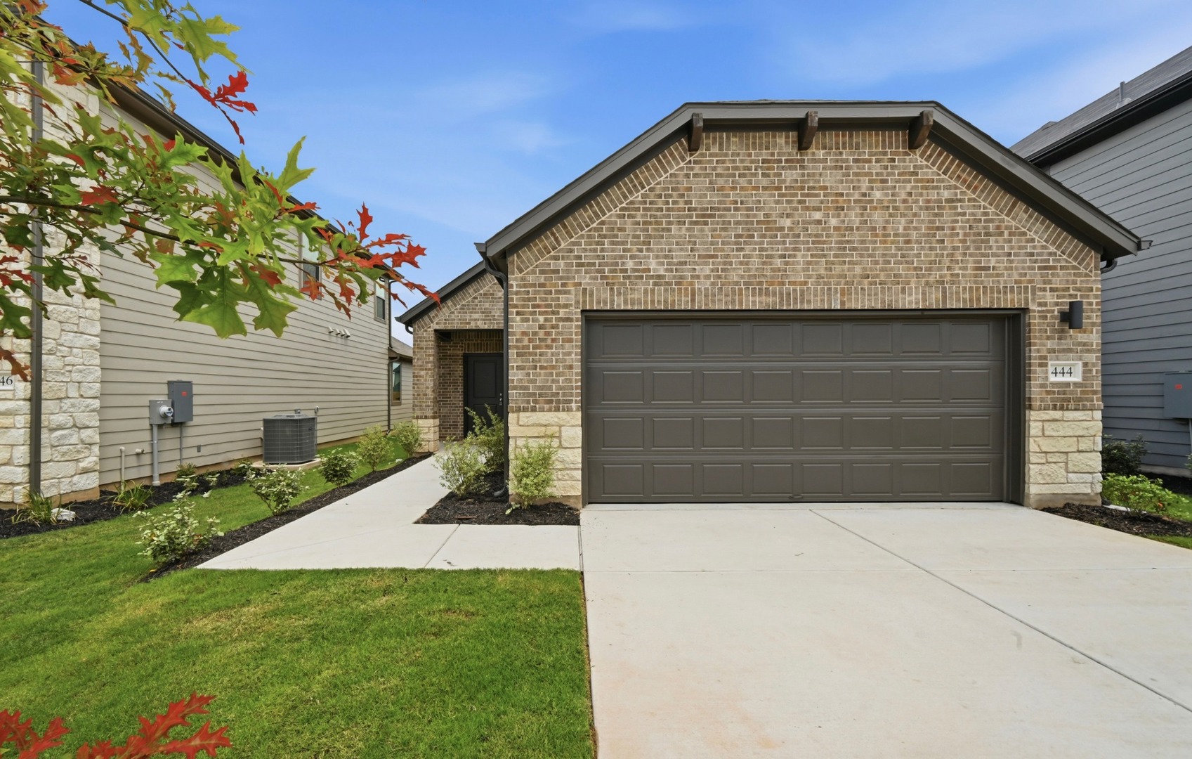 444 Lucky Avenue Elgin, TX 78621 - Photo 2 of 35