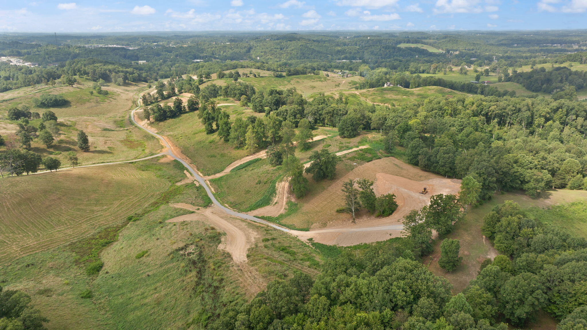 24 Hawk Landing Road London, KY 40741 - Photo 9 of 18 86-web-or-mls-DJI_20250808105444_0255_D