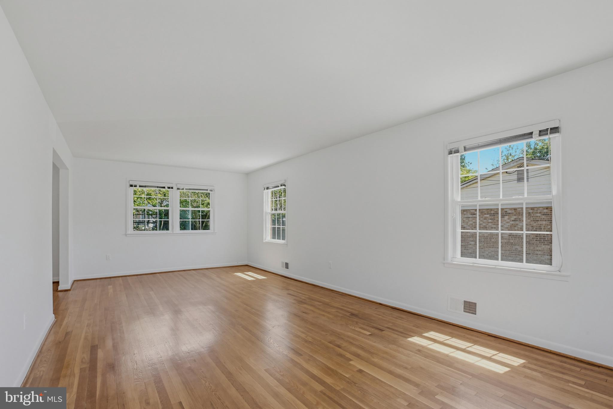 2827 Vixen Lane Silver Spring, MD 20906 - Photo 7 of 40