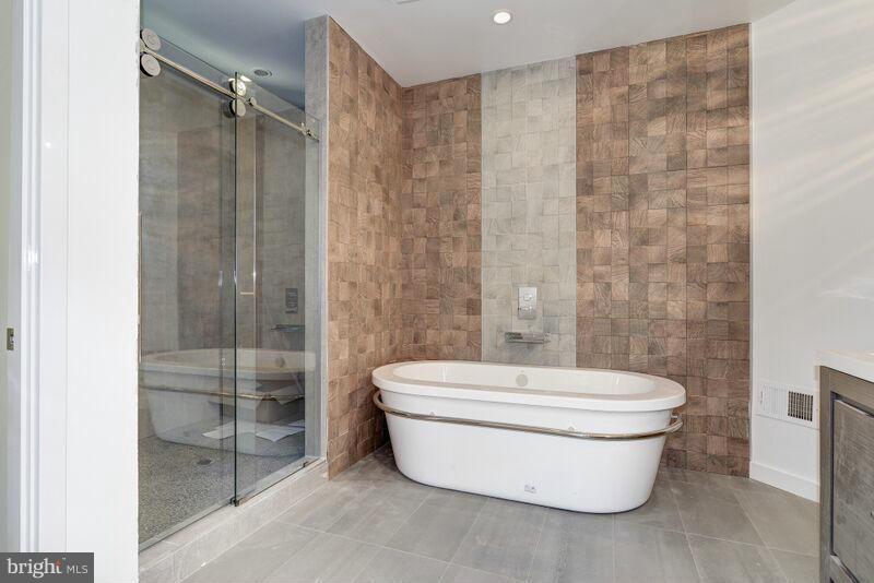 2 Russell Road, Unit NONE Cabin John, MD 20818 - Photo 16 of 29 Bath (Master)