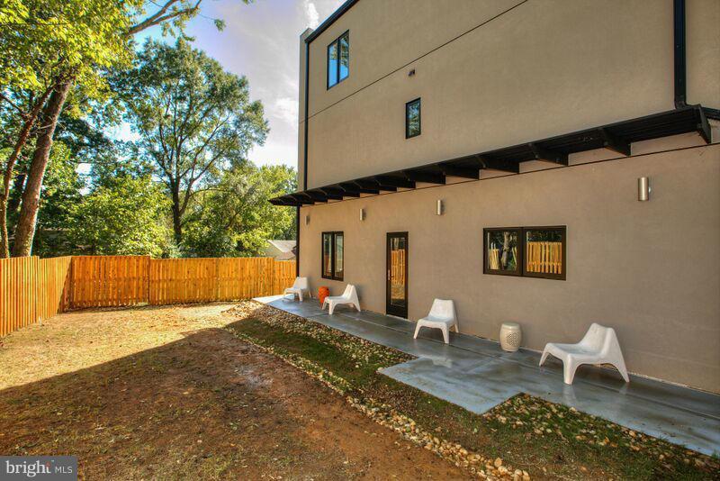 2 Russell Road, Unit NONE Cabin John, MD 20818 - Photo 27 of 29 Exterior