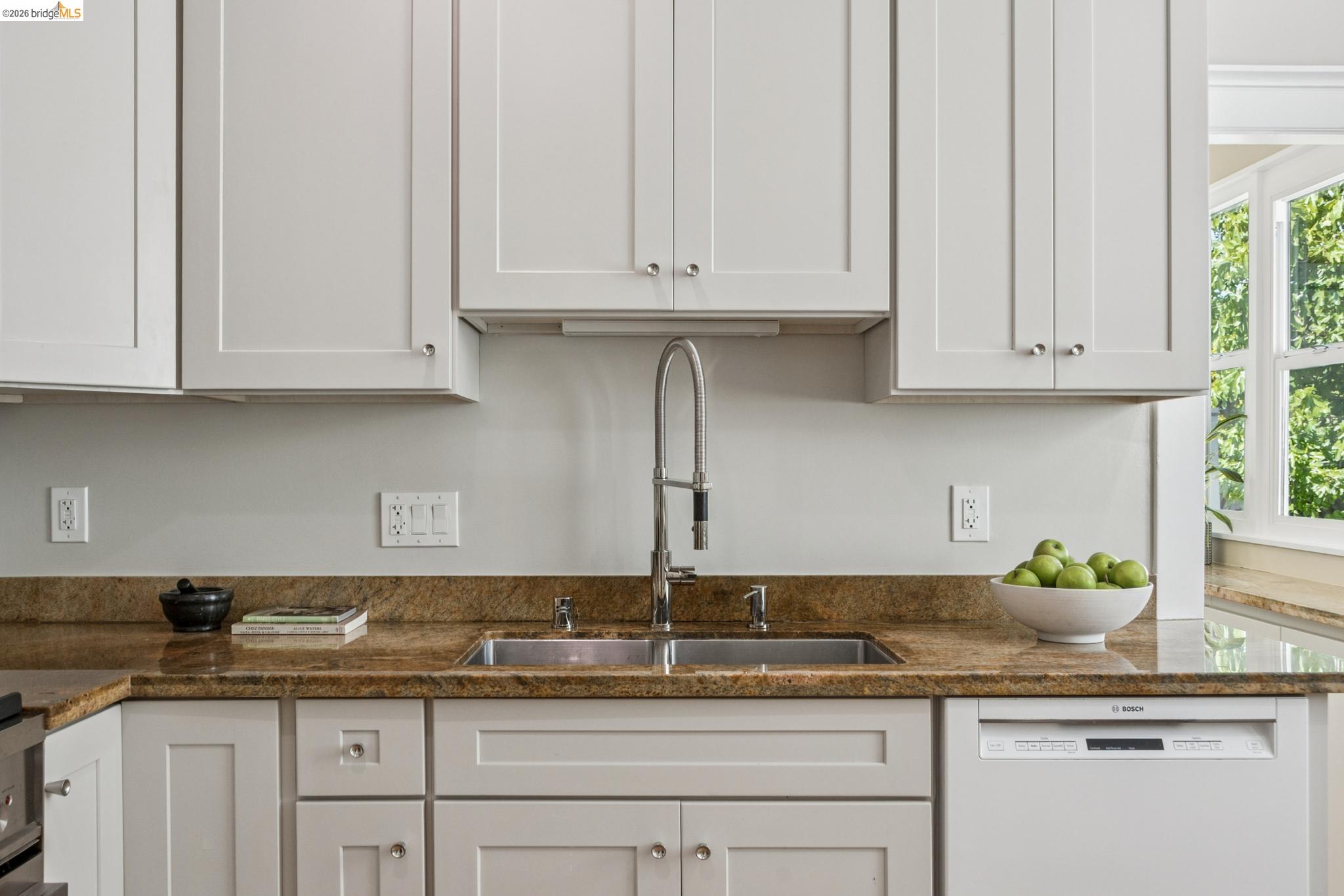 1233 Carleton Street Berkeley, CA 94702 - Photo 17 of 41