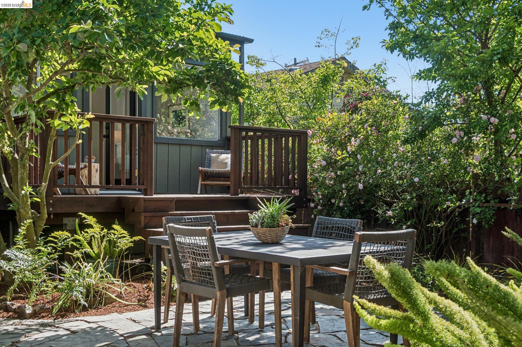 1233 Carleton Street Berkeley, CA 94702 - Photo 31 of 41