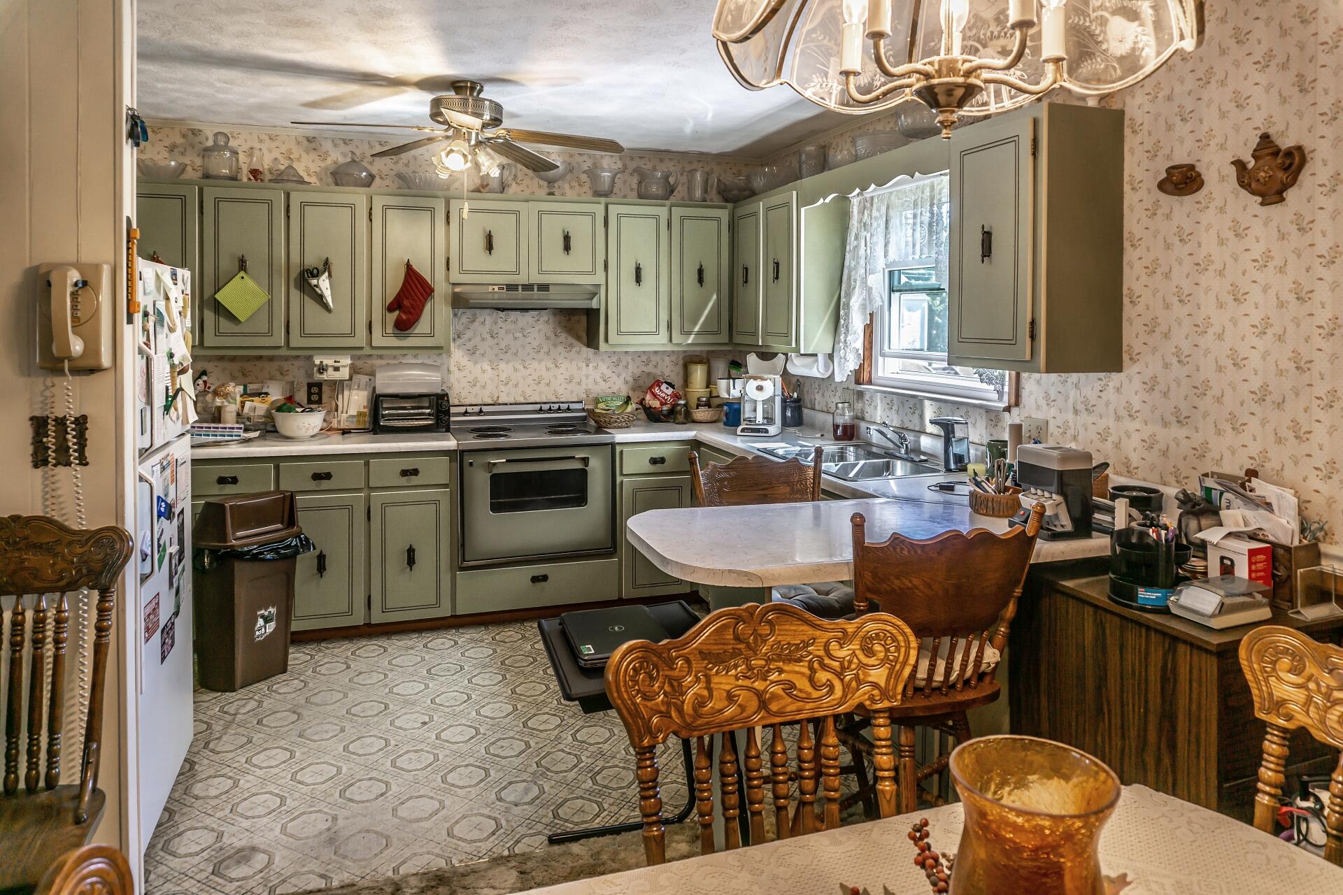 701 Carson Street, Unit 12 Greeneville, TN 37743 - Photo 9 of 73 701CarsonG_009