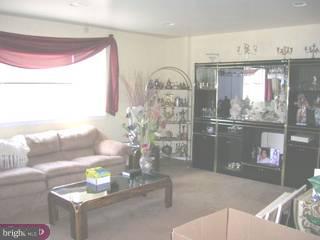 11727 Lockart Road Philadelphia, PA 19116 - Photo 2 of 6 Gallery Image 2