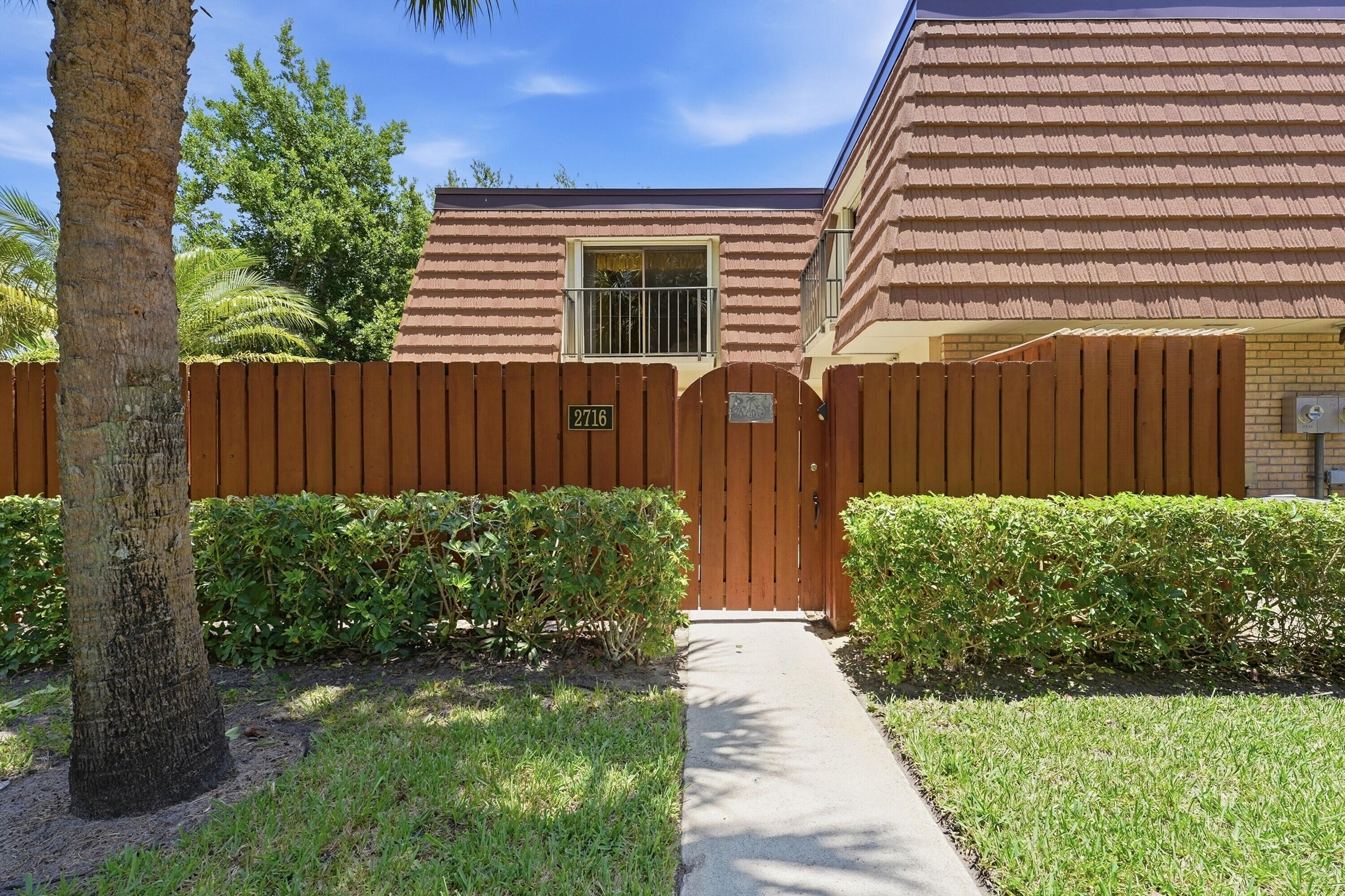 2716 27th Court Jupiter, FL 33477 - Photo 1 of 37 01_013_dsc06637
