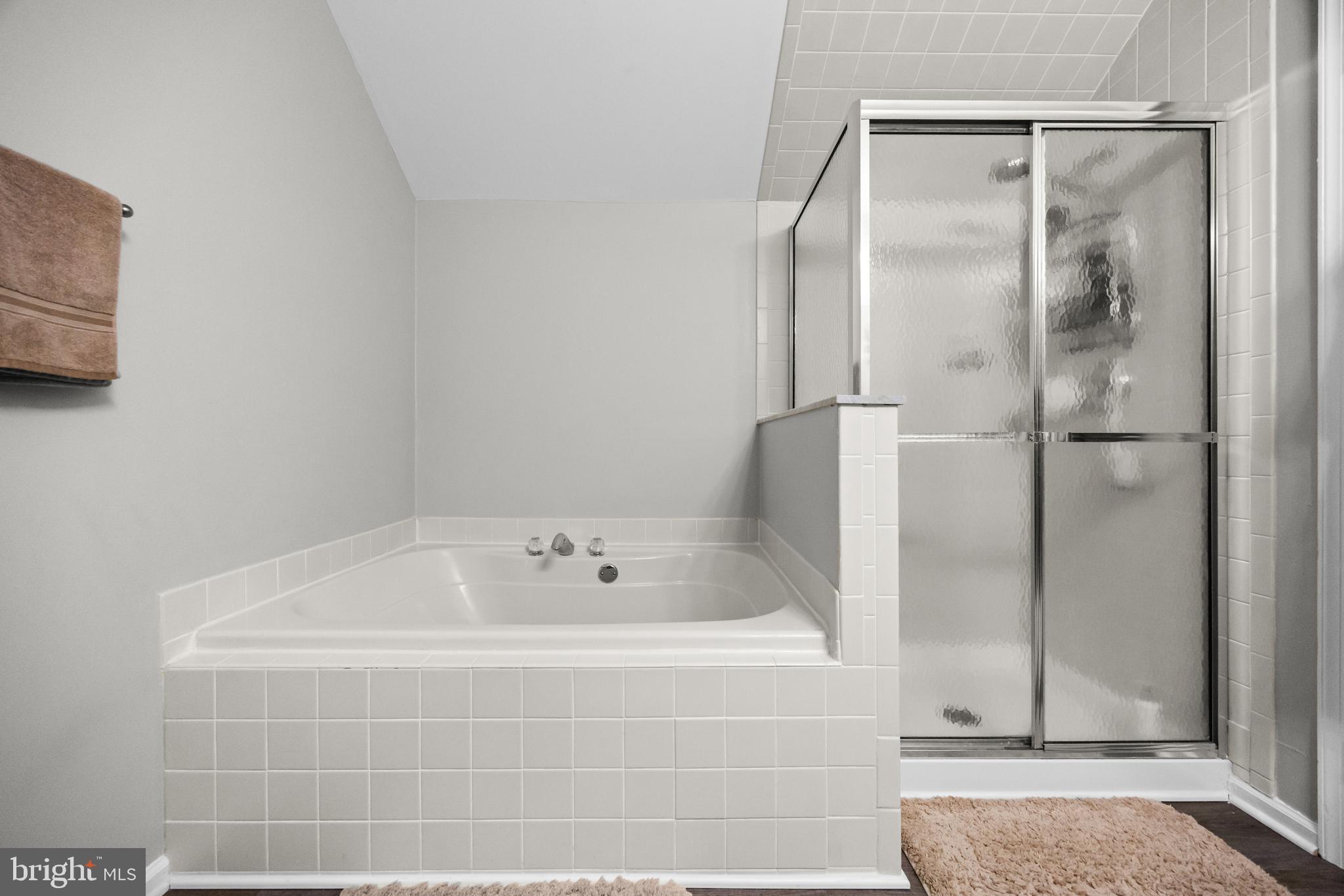 1401 Wharton Road Mount Laurel, NJ 08054 - Photo 22 of 31 a bathroom with a tub and shower