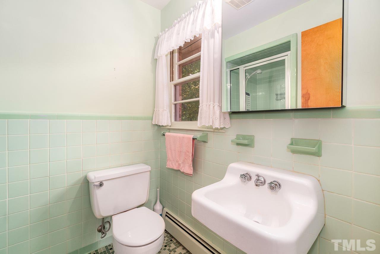 1704 Dixie Trail Raleigh, NC 27607 - Photo 20 of 30