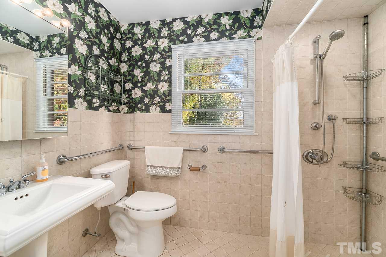 1704 Dixie Trail Raleigh, NC 27607 - Photo 25 of 30