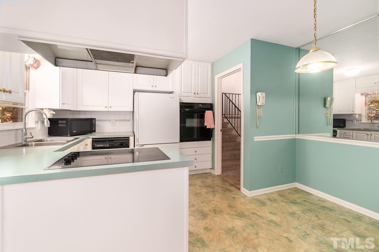 1704 Dixie Trail Raleigh, NC 27607 - Photo 8 of 30