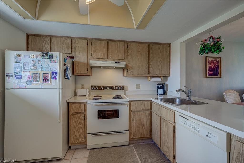 1022 Manatee Road, Unit D306 Naples, FL 34114 - Photo 6 of 35