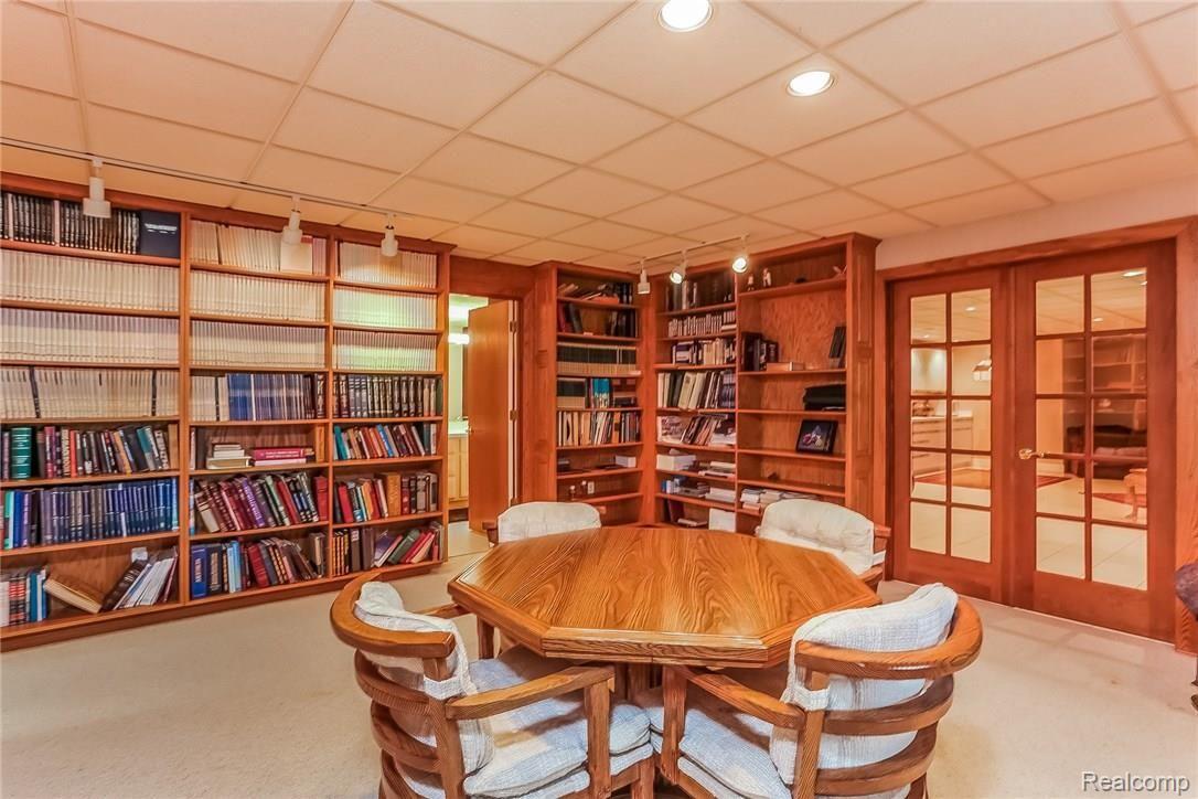 4815 Sheldon Road Rochester, MI 48306 - Photo 54 of 83 071-Library-3129725-medium.jpg