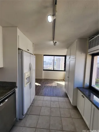 $3,700 | 343 Hobron Lane, Unit 2901, Honolulu, HI 96815