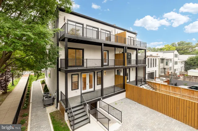 $2,950,000 | 1600 37th Street Northwest, Washington, DC 20007