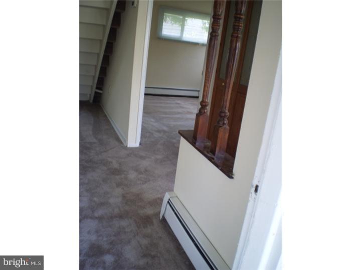 8 Great Oak Road Levittown, PA 19057 - Photo 2 of 15