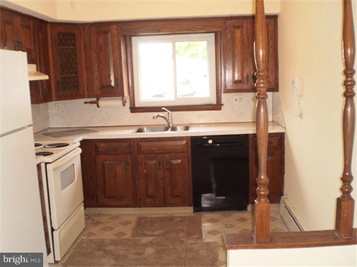8 Great Oak Road Levittown, PA 19057 - Photo 4 of 15