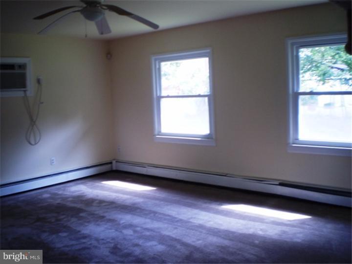8 Great Oak Road Levittown, PA 19057 - Photo 6 of 15
