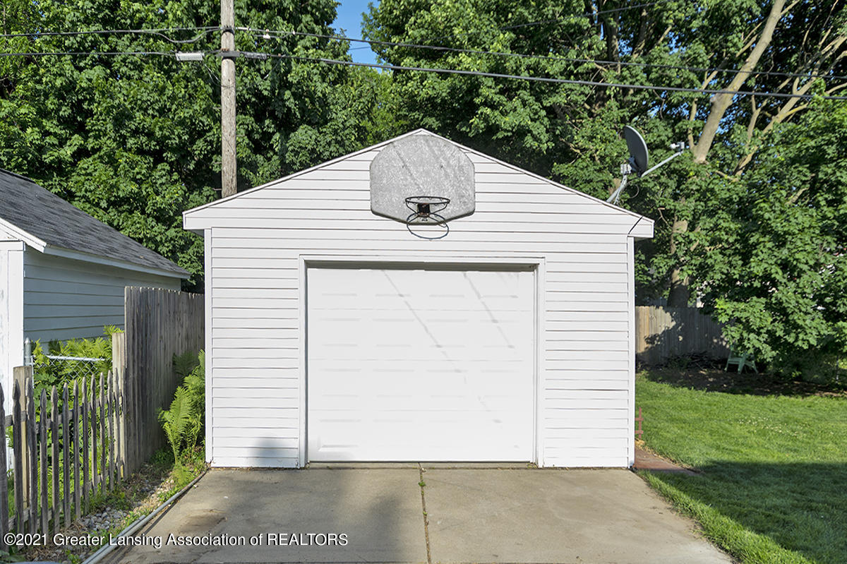 2419 Strathmore Road Lansing, MI 48910 - Photo 18 of 20 18