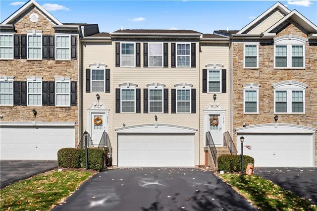 $281,000 | 2307 Flint Drive, Unit 212C, Washington, PA 15301