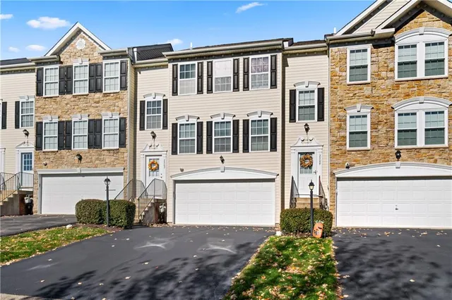 $281,000 | 2307 Flint Drive, Unit 212C, Washington, PA 15301