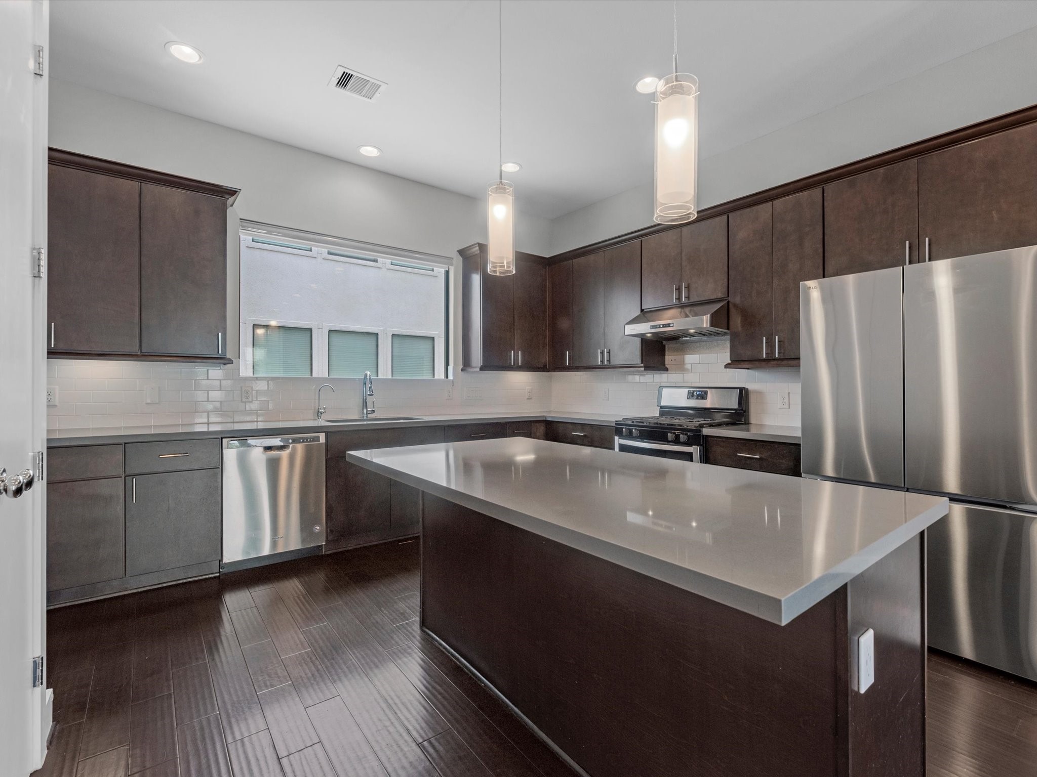 1615 Milby Street, Unit B Houston, TX 77003 - Photo 6 of 22