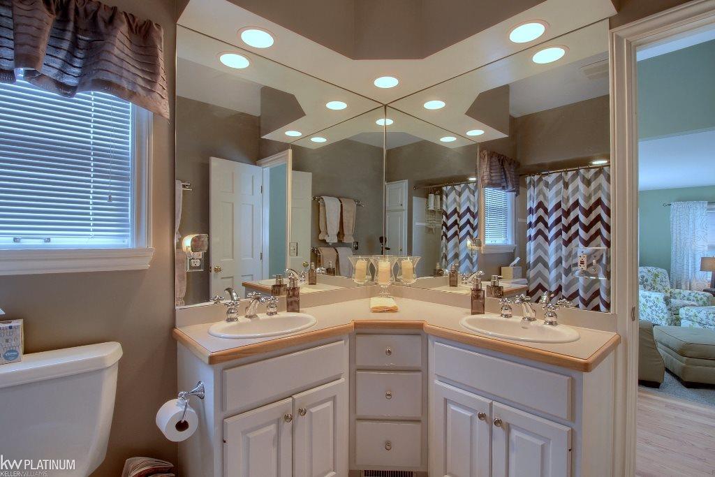 34060 Mulvey Road Fraser, MI 48026 - Photo 15 of 30 31322868-14.JPG