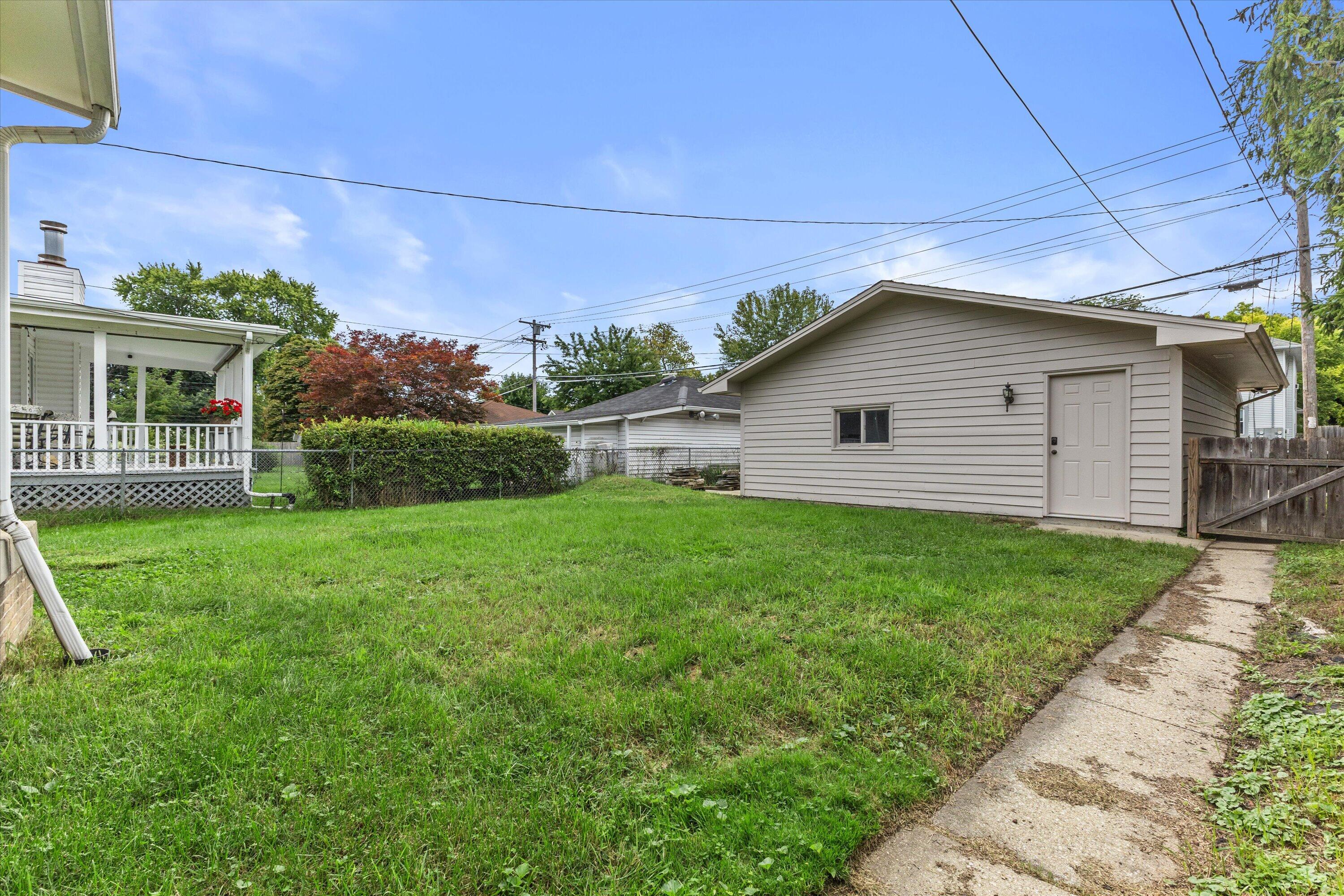 924 Hayes Avenue Racine, WI 53405 - Photo 25 of 27 Backyard