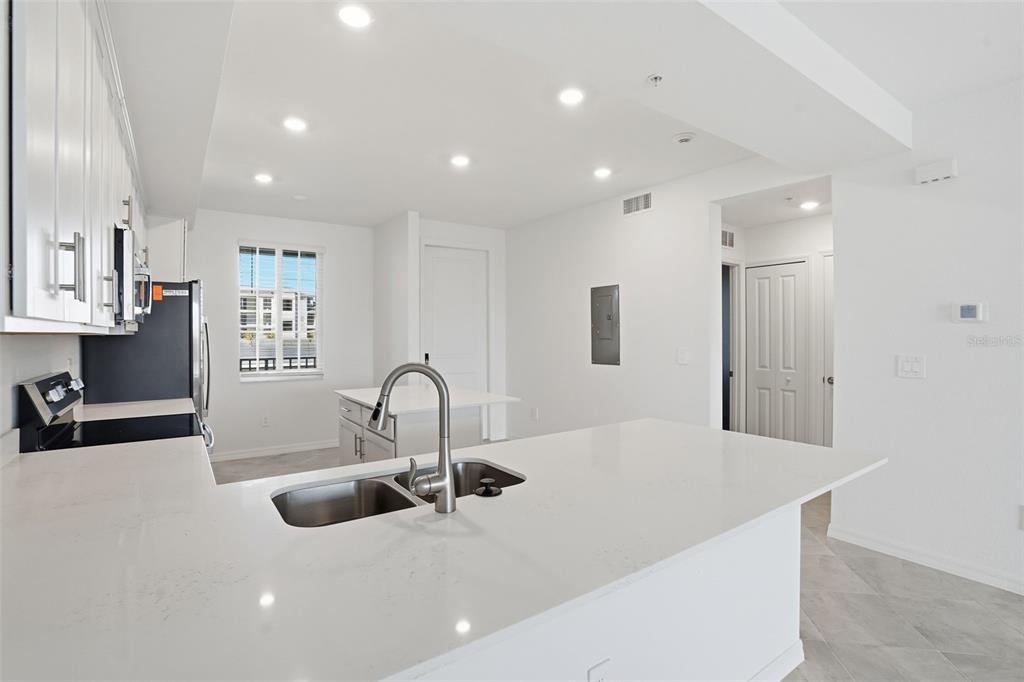 19116 Scallop Loop, Unit 204 Lakewood Ranch, FL 34211 - Photo 5 of 20