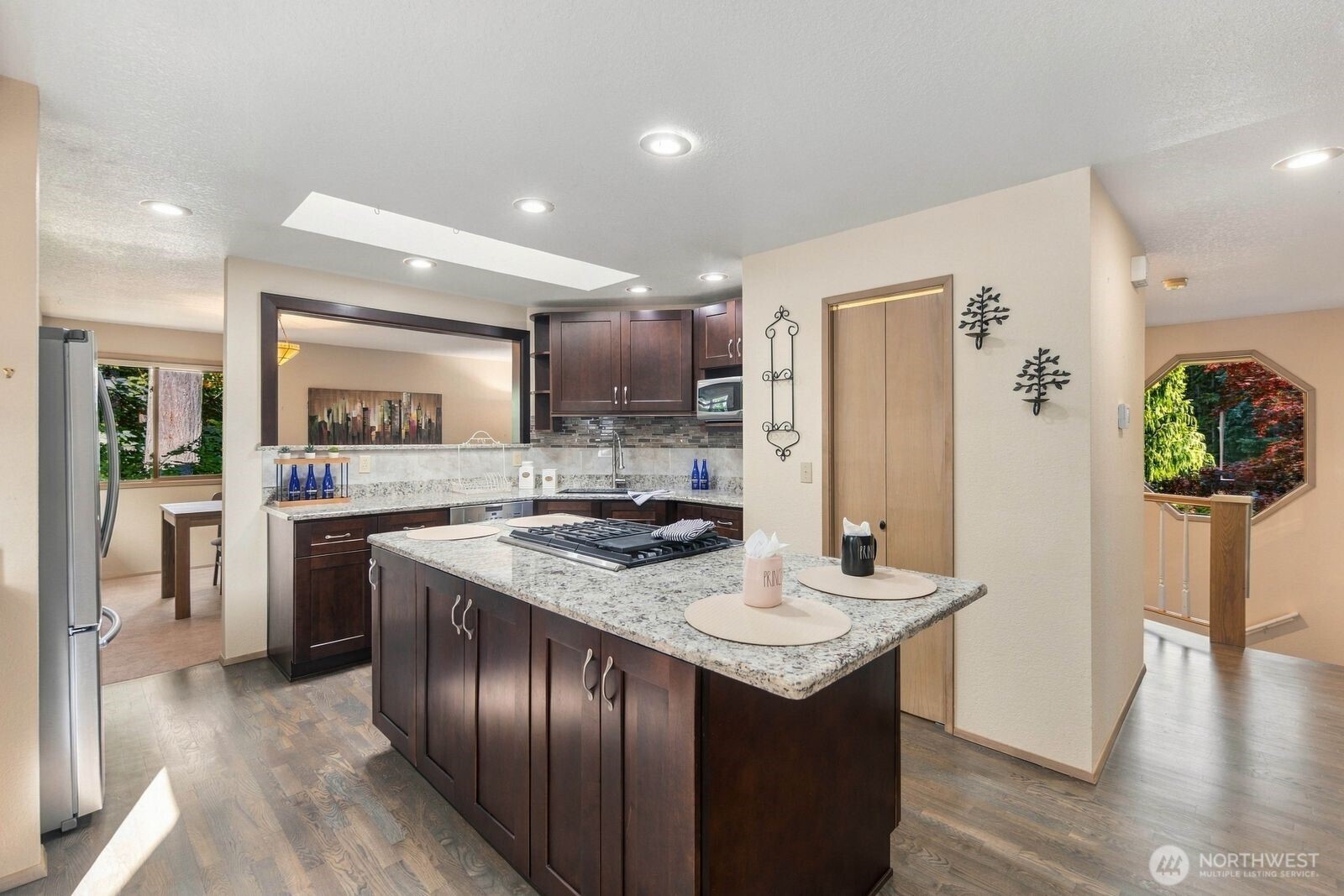 6922 North Meadowdale Road Edmonds, WA 98026 - Photo 10 of 30 Gallery Image 10