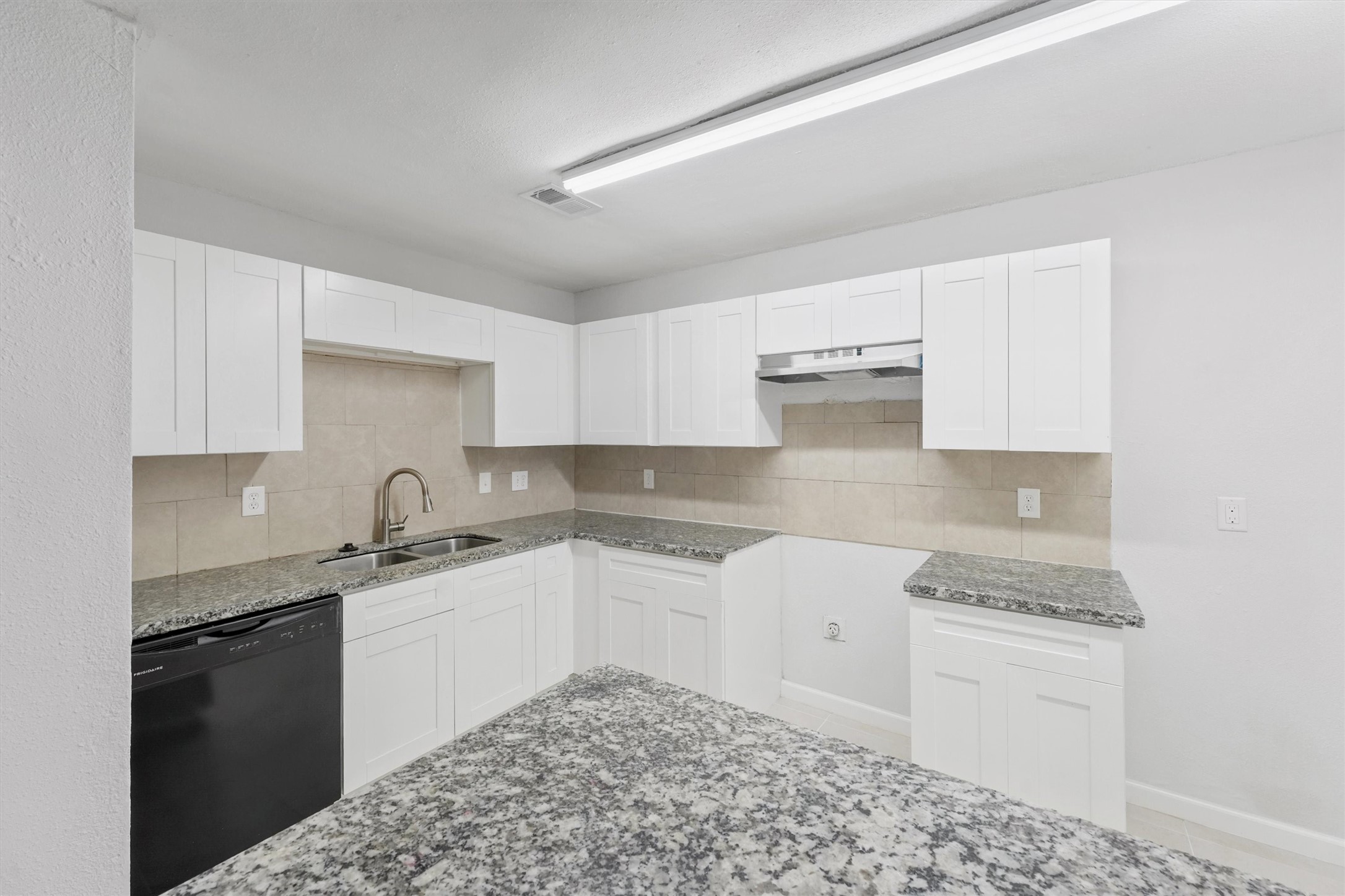 23311 Pebworth Place Spring, TX 77373 - Photo 3 of 24