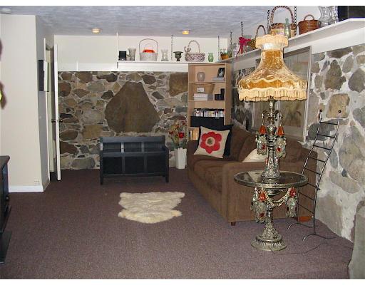 8 Turner Road Marblehead, MA 01945 - Photo 5 of 8 a room with fireplace and a table