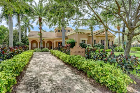 $999,000 | 207 Via Rosina, Jupiter, FL 33458