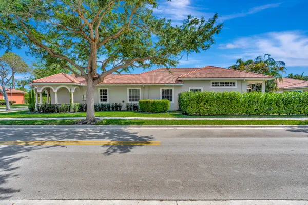 $1,049,000 | 207 Via Rosina, Jupiter, FL 33458