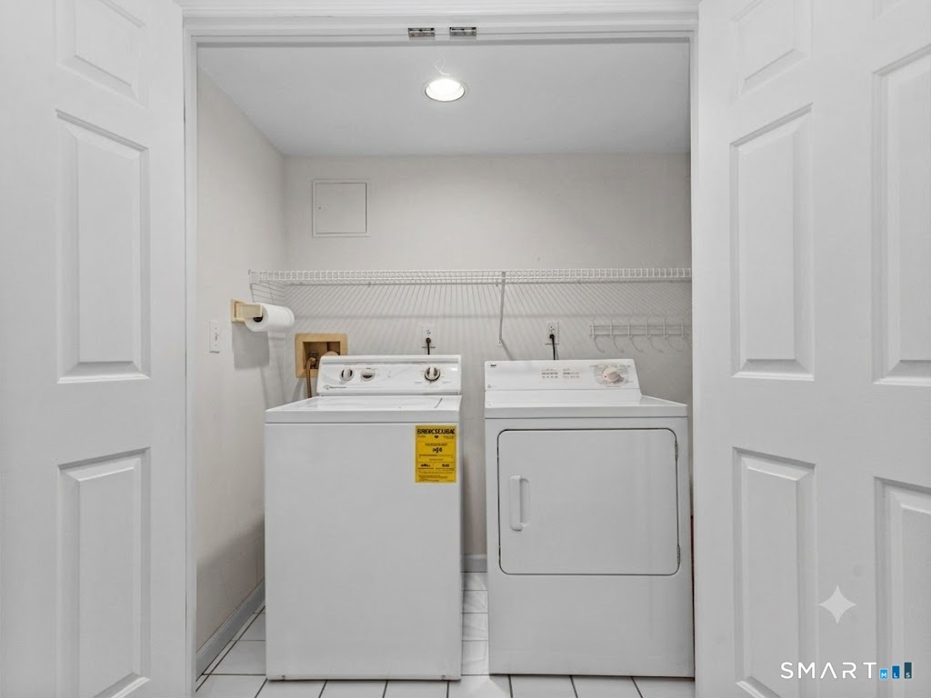 180 Turn Of River Road, Unit 13A Stamford, CT 06905 - Photo 32 of 40