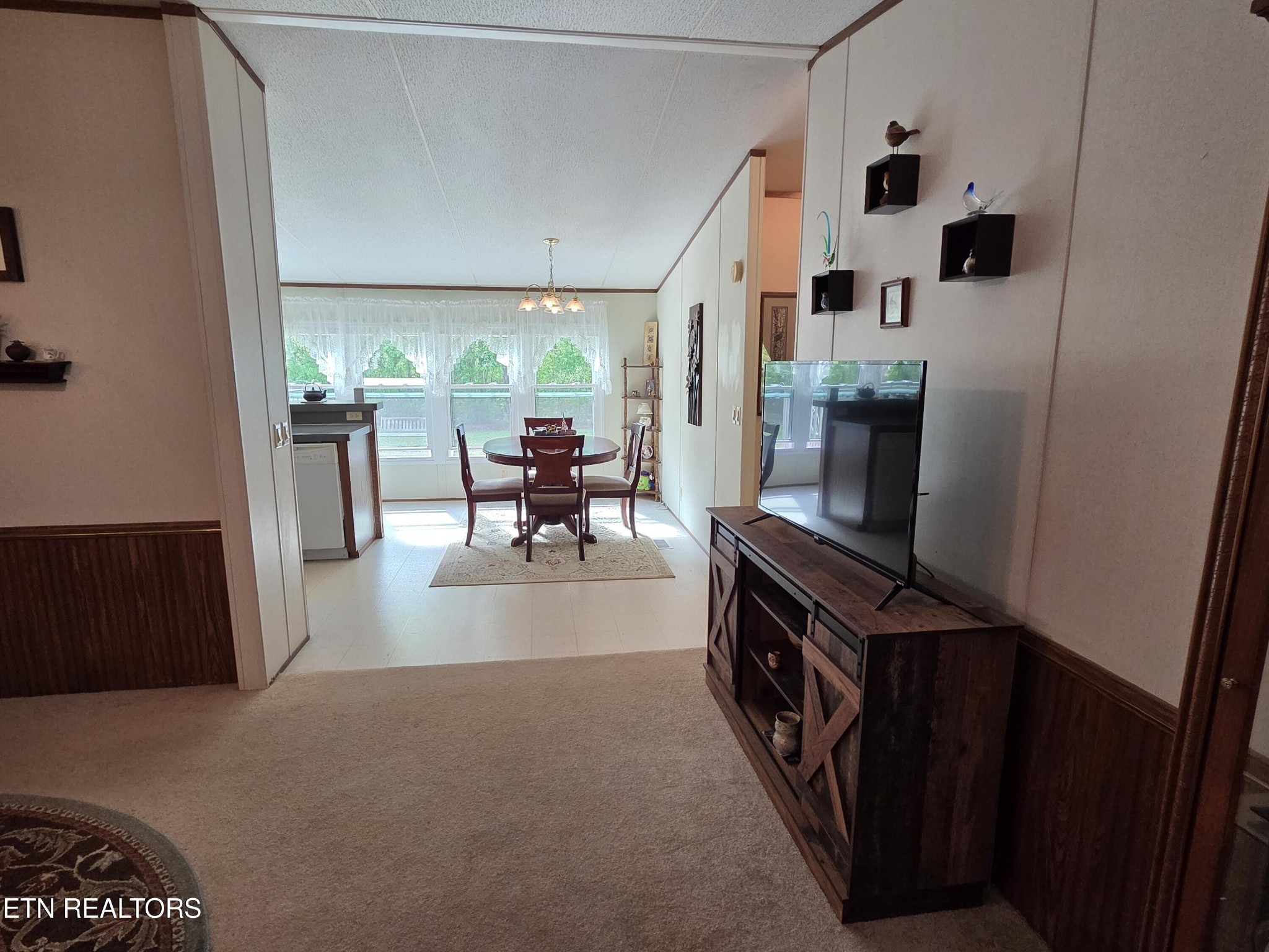 149 Carter Town Road Crossville, TN 38571 - Photo 7 of 30 a living room with furniture and a large window