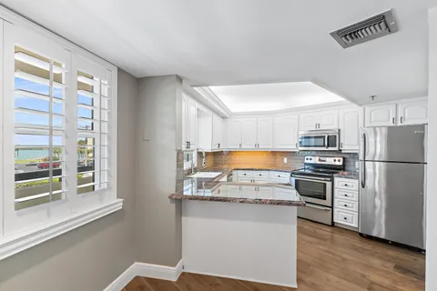 $700,000 | 19800 Sandpointe Bay Drive, Unit 305, Tequesta, FL 33469