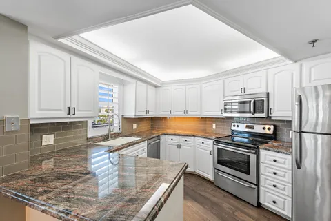 $700,000 | 19800 Sandpointe Bay Drive, Unit 305, Tequesta, FL 33469