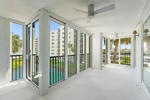 $700,000 | 19800 Sandpointe Bay Drive, Unit 305, Tequesta, FL 33469