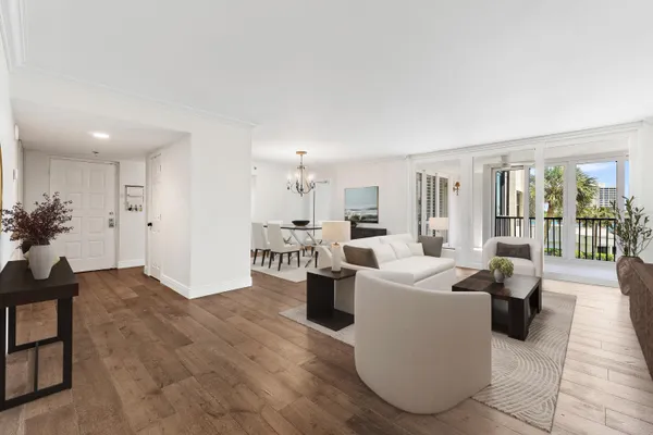 $700,000 | 19800 Sandpointe Bay Drive, Unit 305, Tequesta, FL 33469