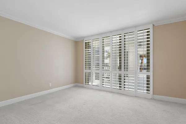 $700,000 | 19800 Sandpointe Bay Drive, Unit 305, Tequesta, FL 33469