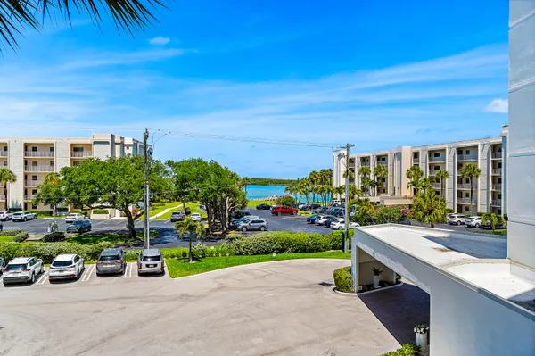 $700,000 | 19800 Sandpointe Bay Drive, Unit 305, Tequesta, FL 33469