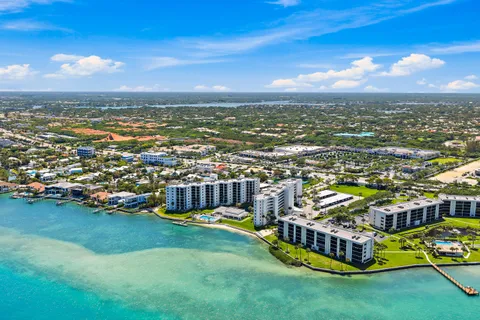 $700,000 | 19800 Sandpointe Bay Drive, Unit 305, Tequesta, FL 33469