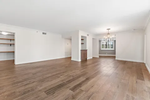 $700,000 | 19800 Sandpointe Bay Drive, Unit 305, Tequesta, FL 33469