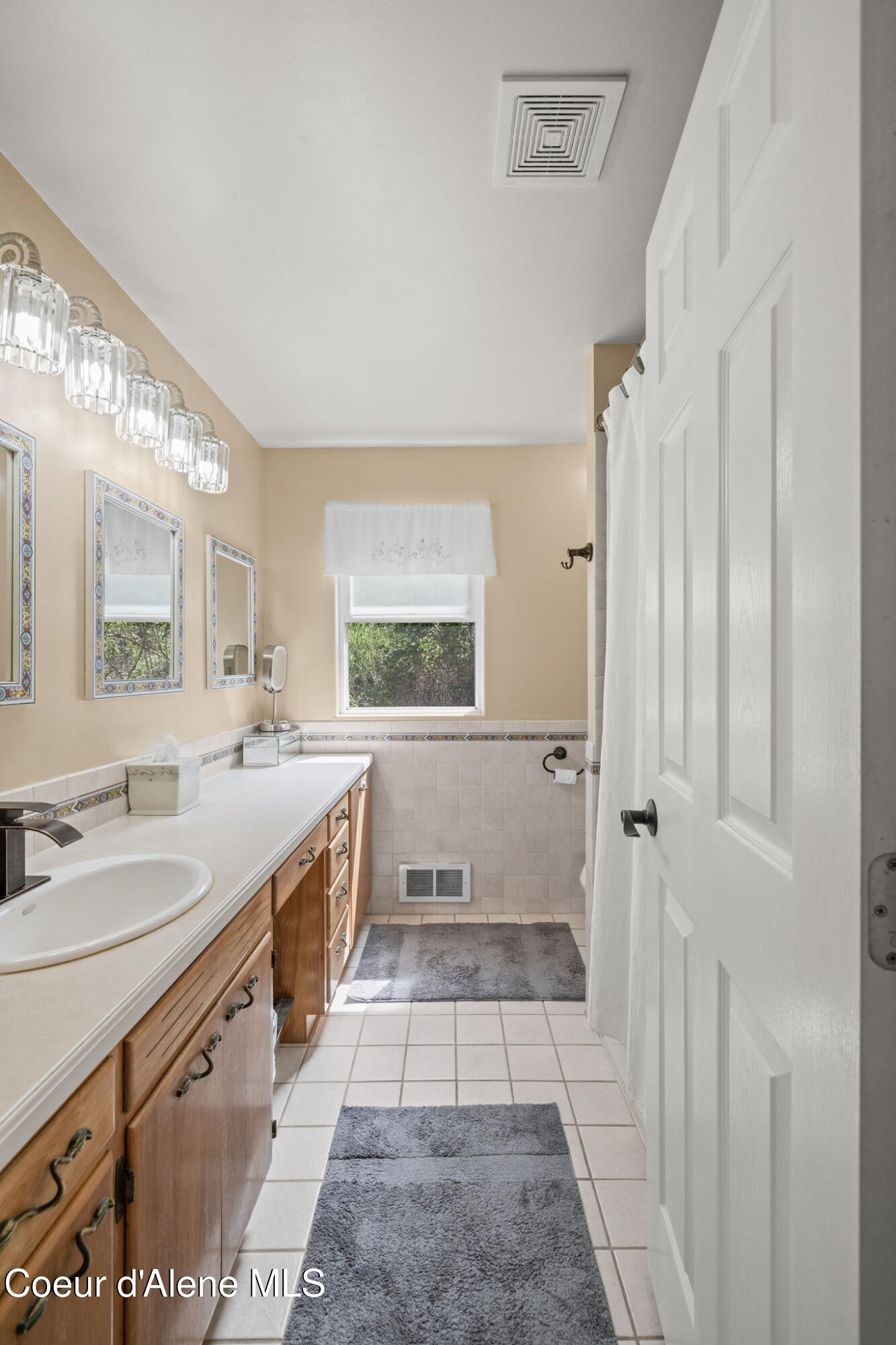 1824 West Cottonwood Road Worley, ID 83876 - Photo 18 of 46 Bathroom 1