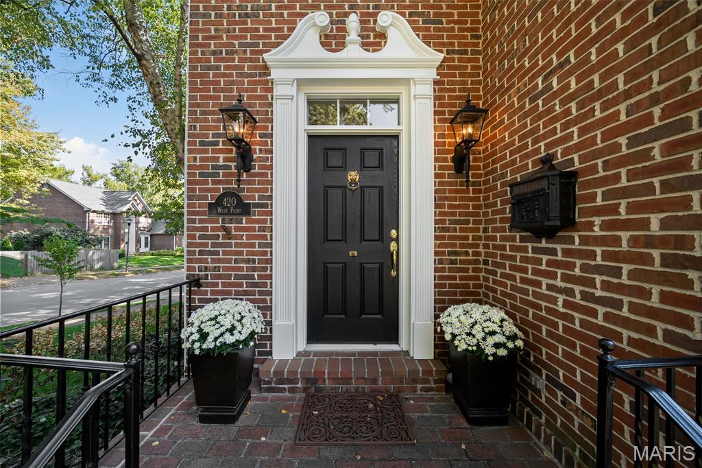 420 West Point Court University City, MO 63130 - Photo 4 of 44