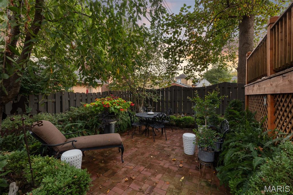 420 West Point Court University City, MO 63130 - Photo 41 of 44